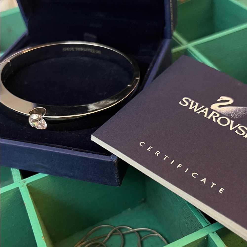 Swarovski Silver Bracelet with Sparkling Crystal Solitaire